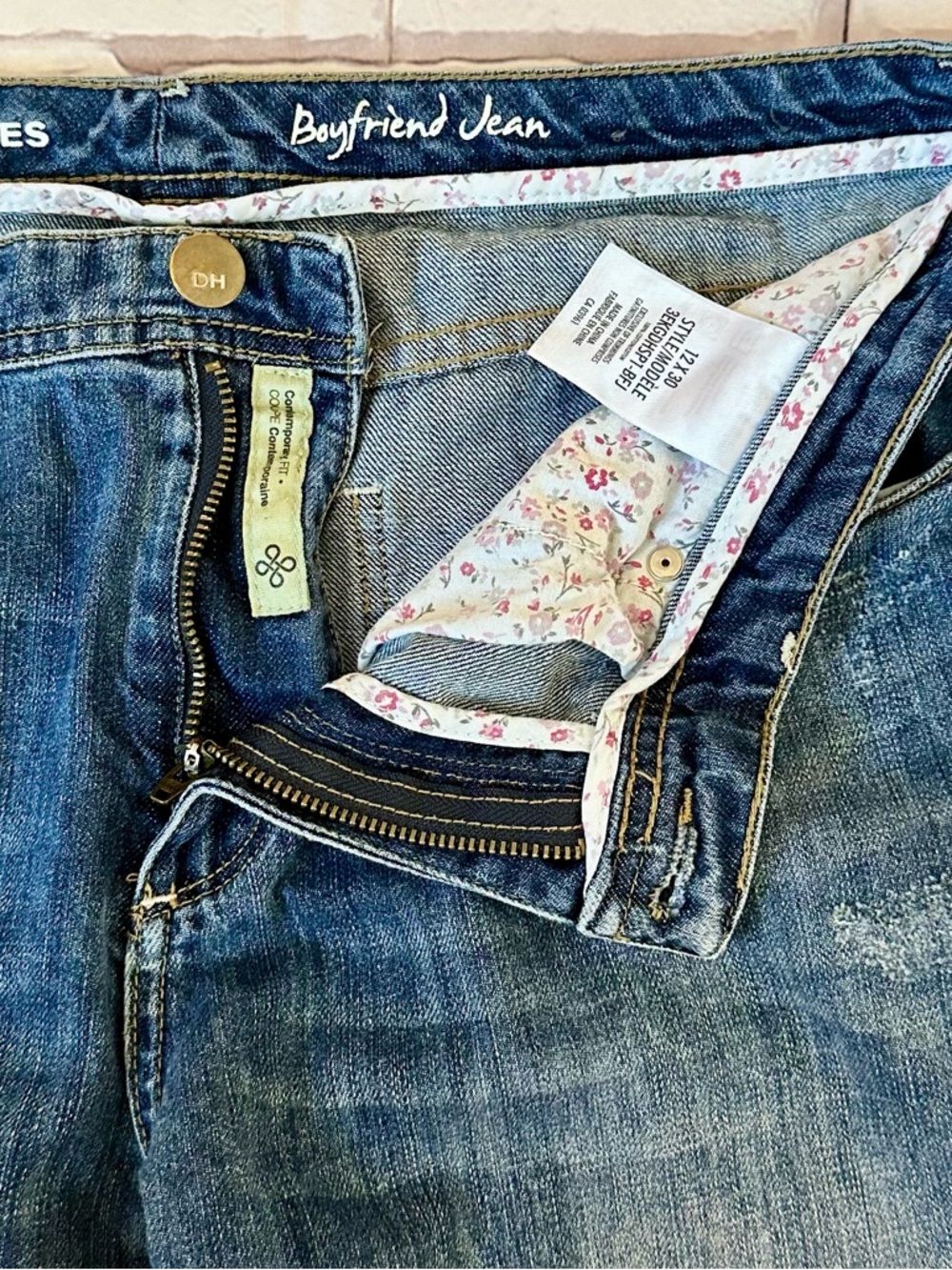 Denver Hayes Woman Boyfriend Jeans Cropped with Rolled Cuffs Size 12 - Picture 4 of 8